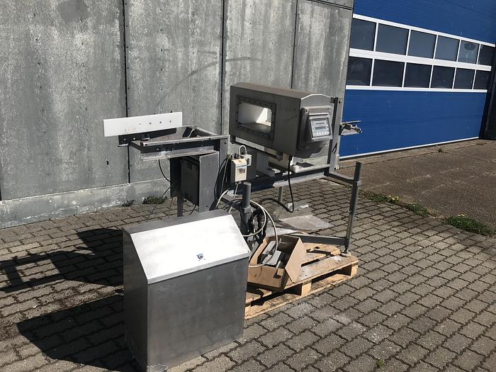 Used CABINPLANT - belt conveyor with metal detector and reject pusher