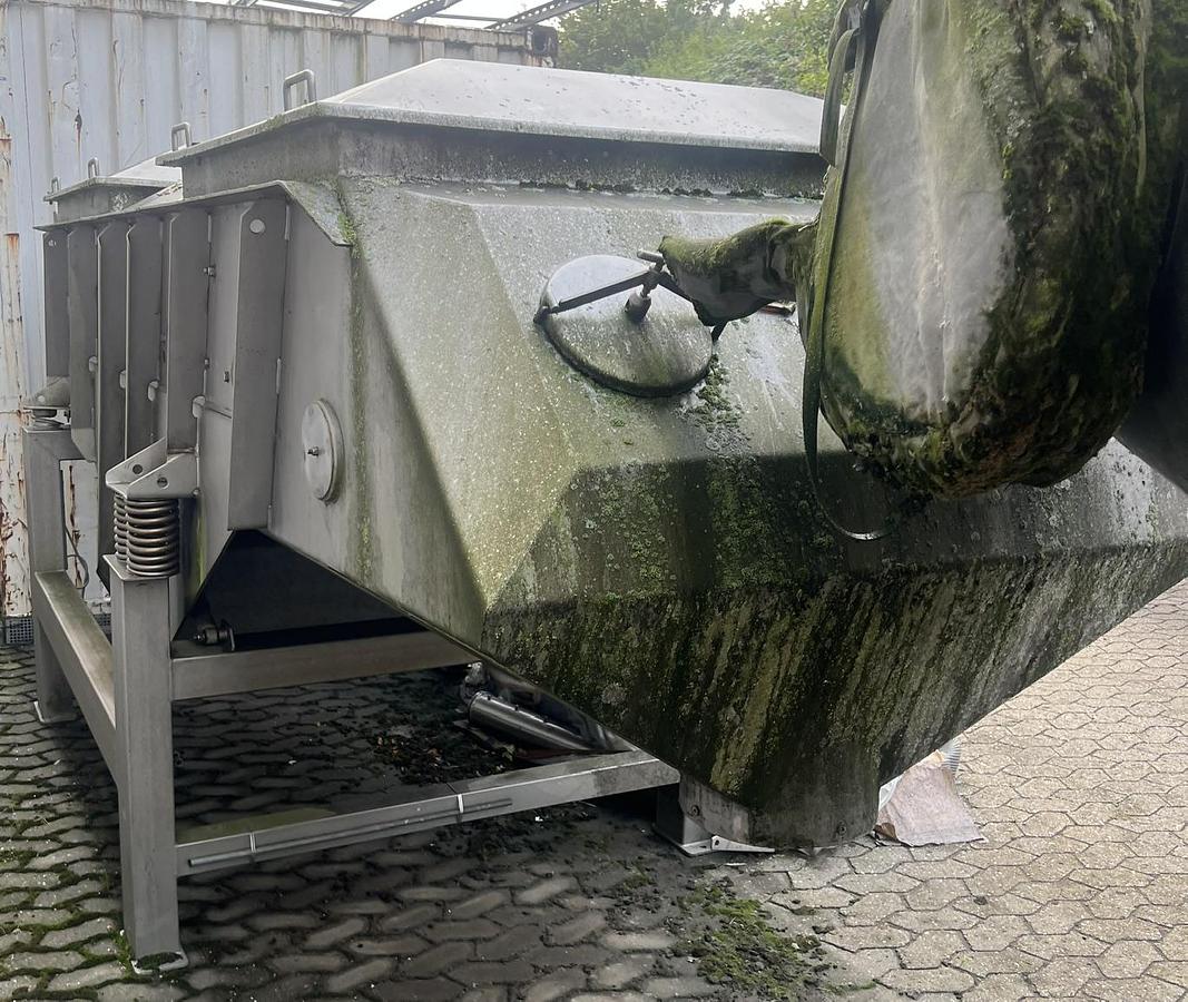 Used 1995 VÅV Vibrating powder sieve, type SRS
