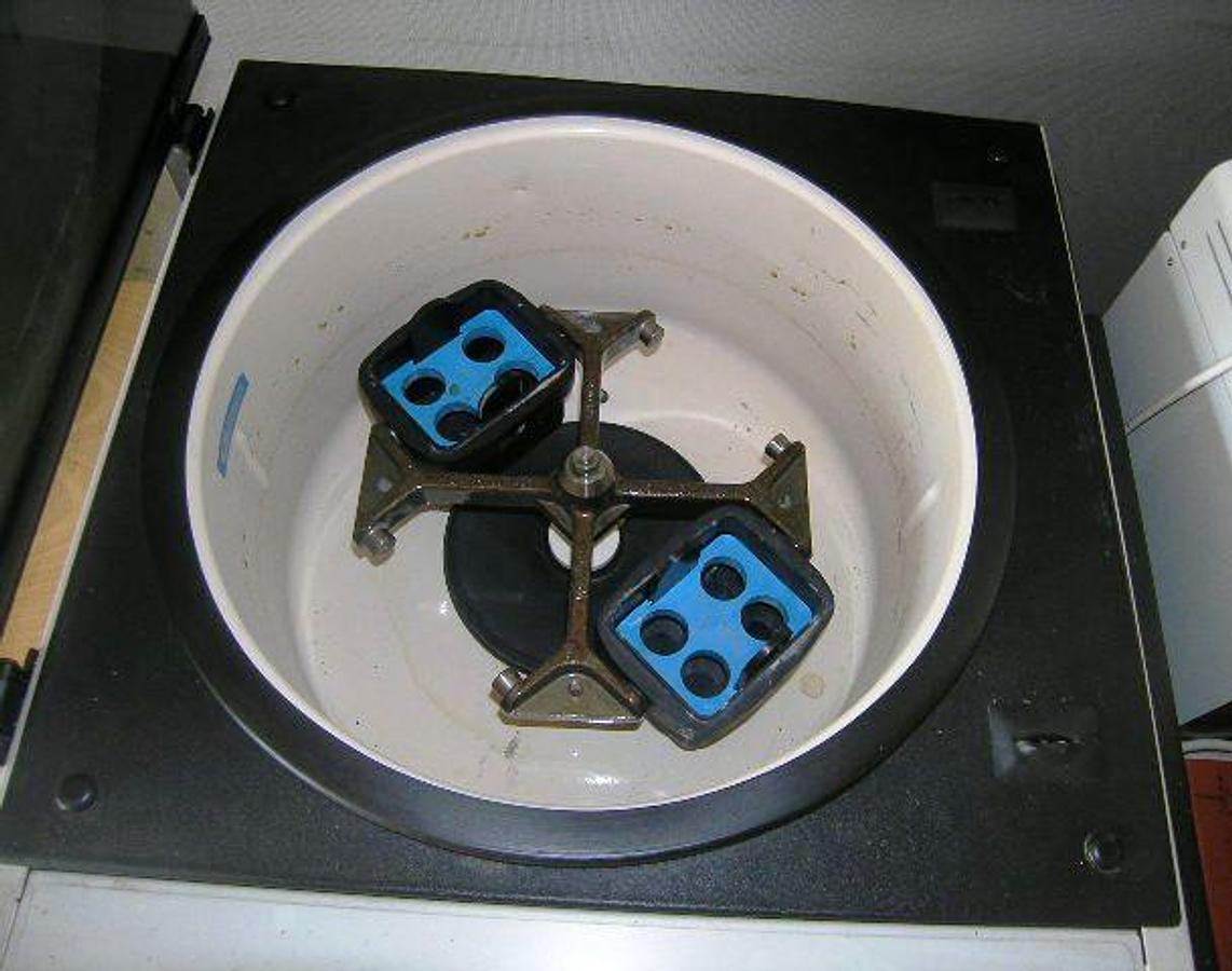 Used SORWALL Instruments refrigerated centrifuge, type RT6000B. With brake