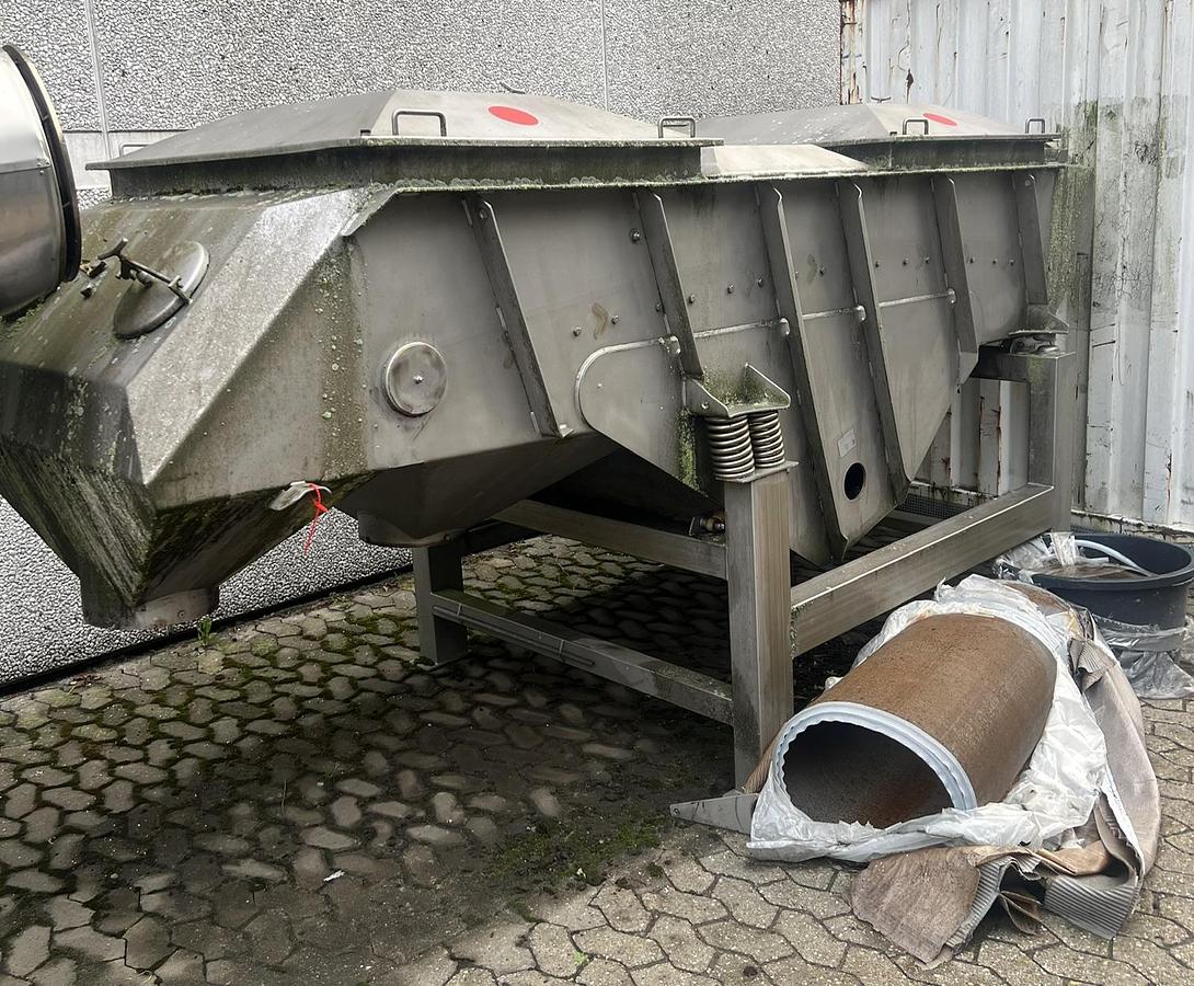 Used 1995 VÅV Vibrating powder sieve, type SRS