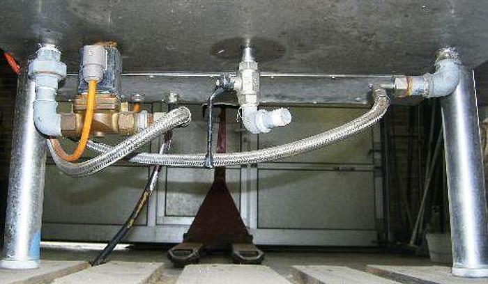 Used Incubator for dairy test etc. with temperature control.