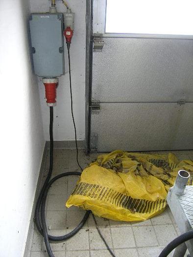Used Mobile Alfa Laval unit with Alfa Laval AVNX 919B-31G decanter