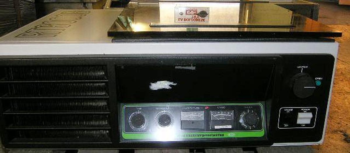 Used SORWALL Instruments refrigerated centrifuge, type RT6000B. With brake