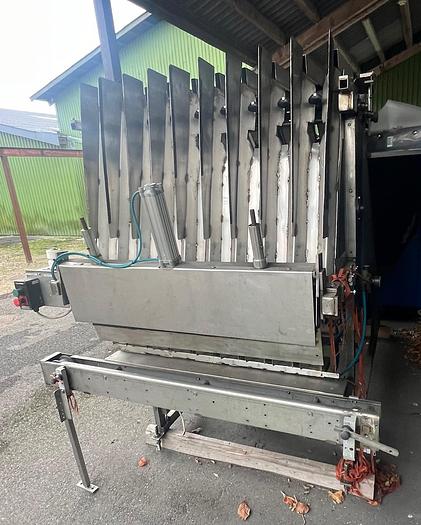 Used 2005 Dansk Flaskerejser Fabrik 9 flasker á ca. 1. liter størrelse.