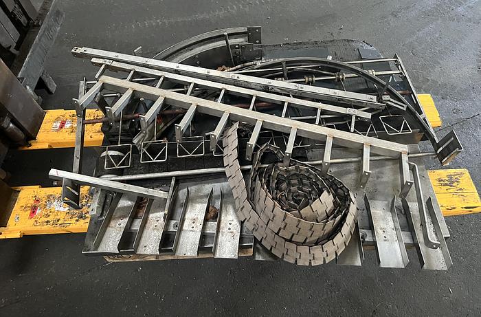 Used 2005 Dansk Flaskerejser Fabrik 9 flasker á ca. 1. liter størrelse.