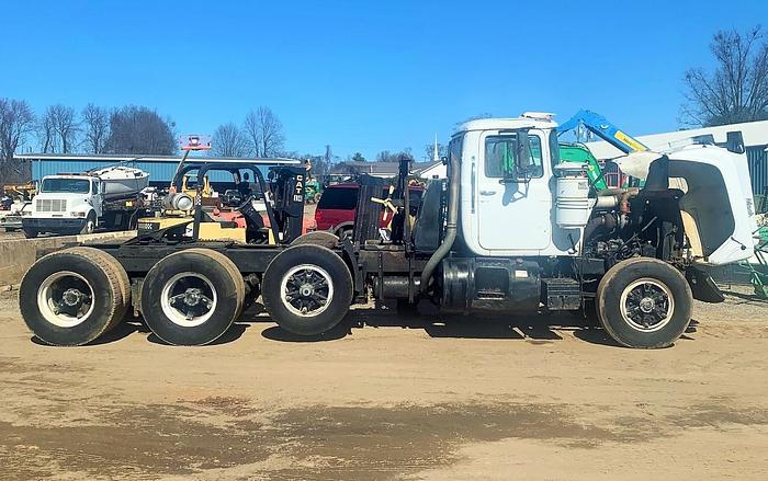 Used 1988 MACK R688ST