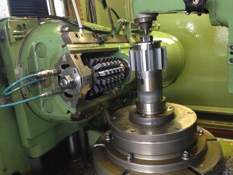 Used Pfauter P-630 PLC