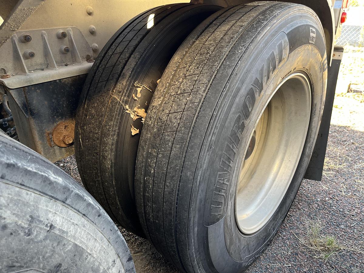 Used 2011 Polar Pneumatic Trailer