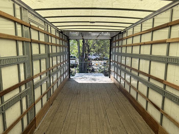 Used 2019 Freightliner 26' M2