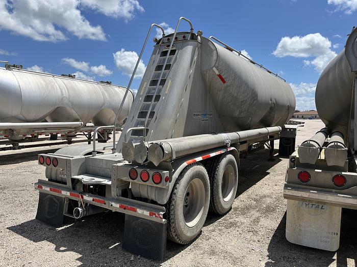 Used 2012 Mac 1050 cu.ft.