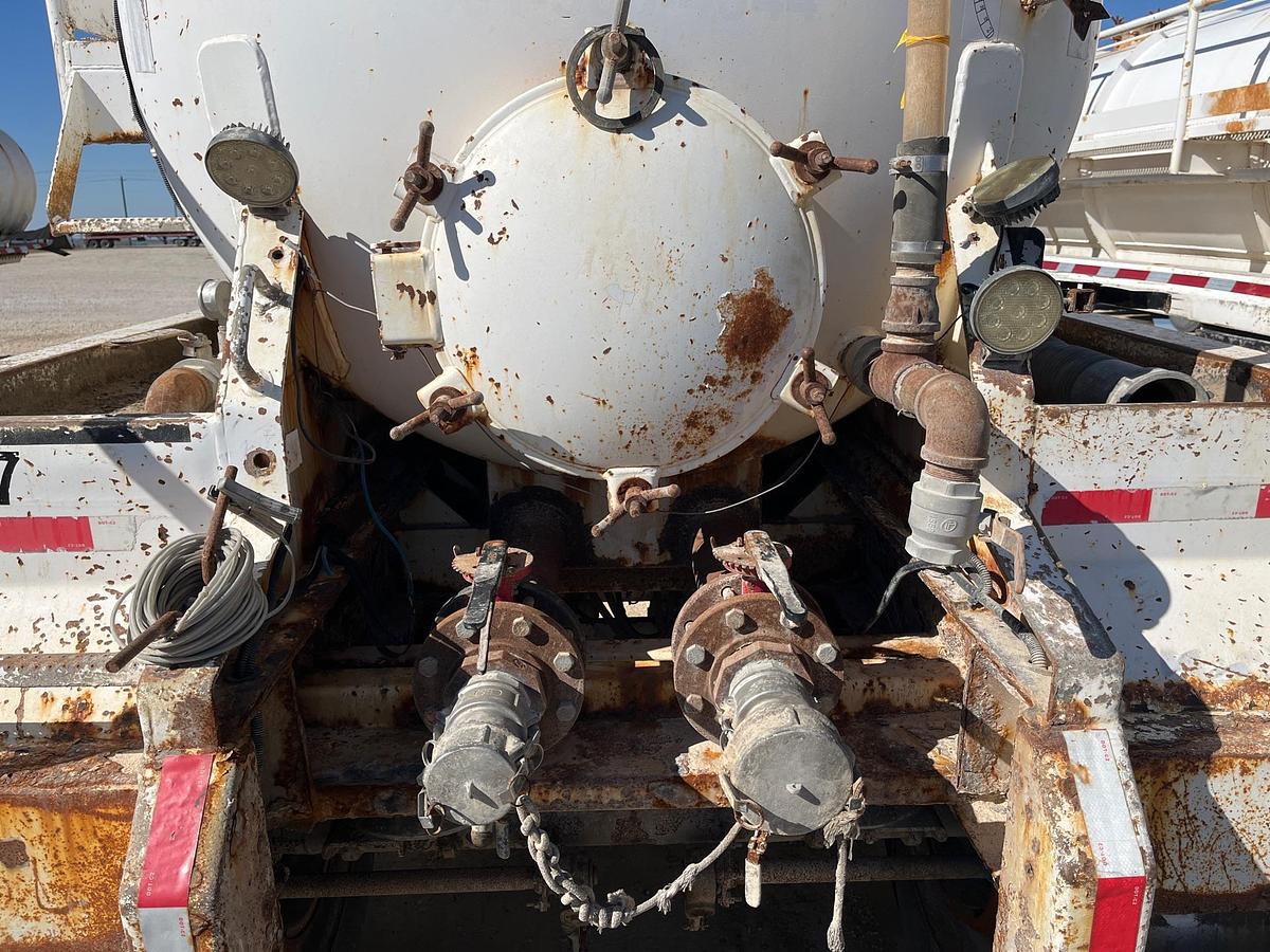 Used 2011 Dragon Vac Tank Trailers