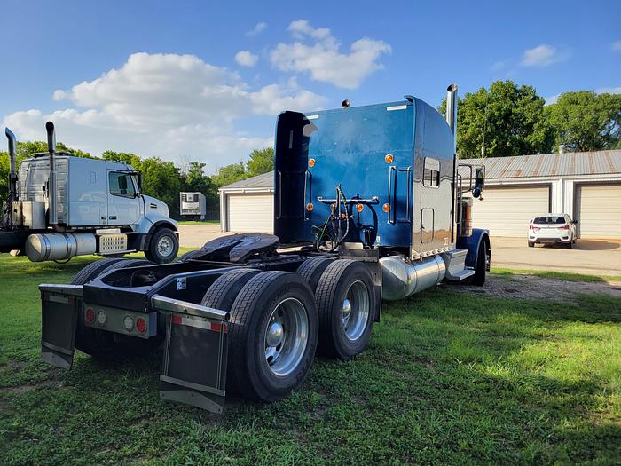 Used 2023 Peterbilt 389