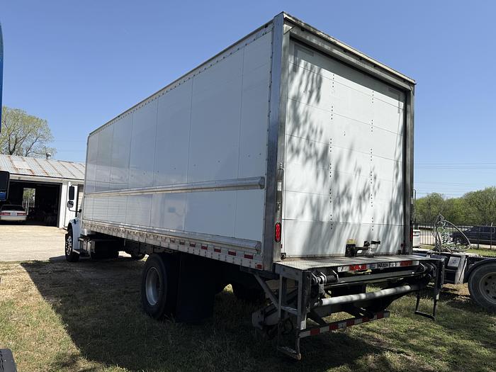 Used 2019 Freightliner 26' M2