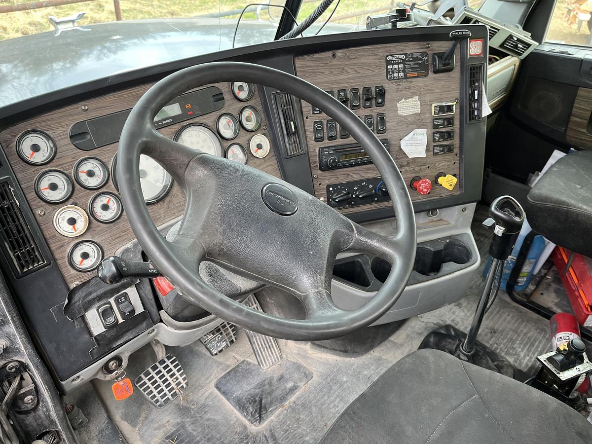 Used 2011 Freightliner Coronado 122SD Day Cab