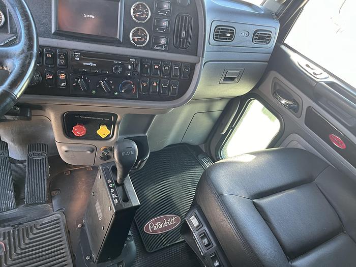 Used 2019 Peterbilt 389 Sleeper