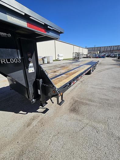 Used 2018 Maxx-D Flatbed Gooseneck Trailer