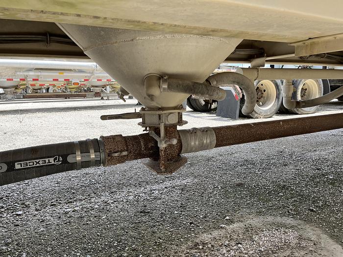 Used 2012 Mac 1050 cu.ft.