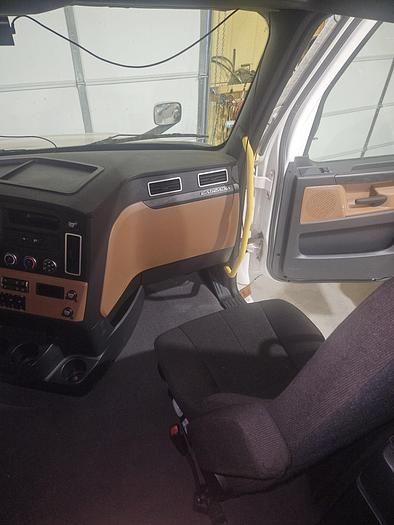 Used 2024 Freightliner Cascadia PT126 Sleeper