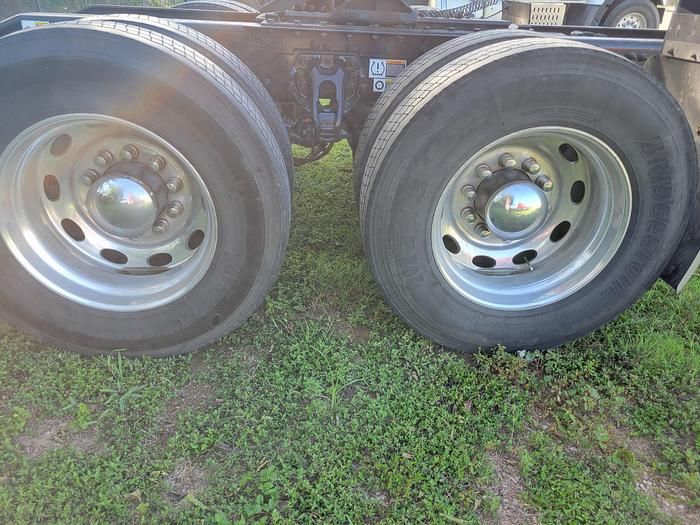 Used 2023 Peterbilt 389