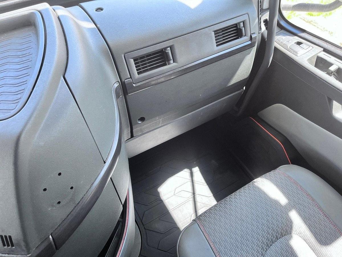 Used 2021 Volvo 760 Sleeper