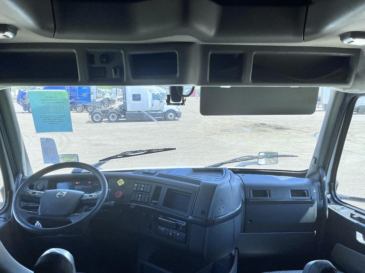 Used 2021 Volvo 760 Sleeper