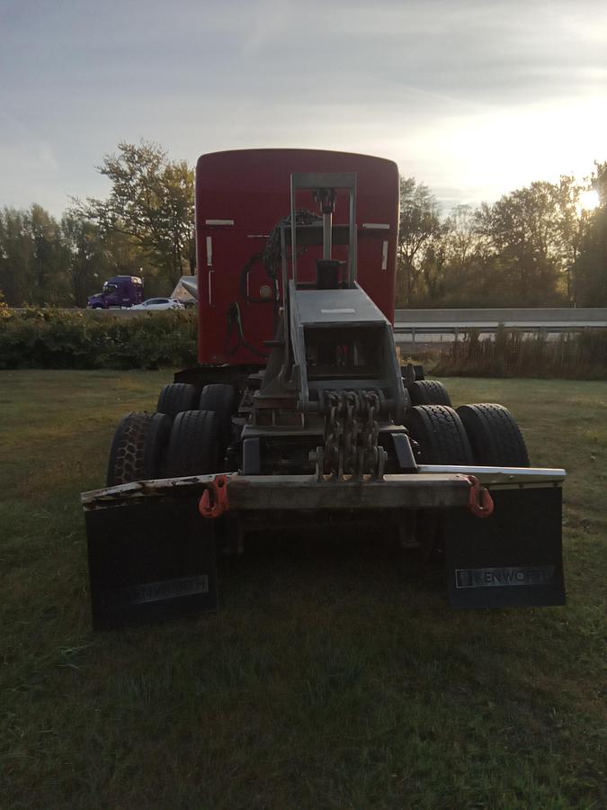 Used 2004 Kenworth T600 Sleeper