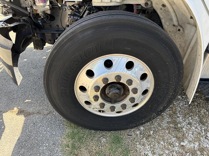 Used 2019 Freightliner 26' M2