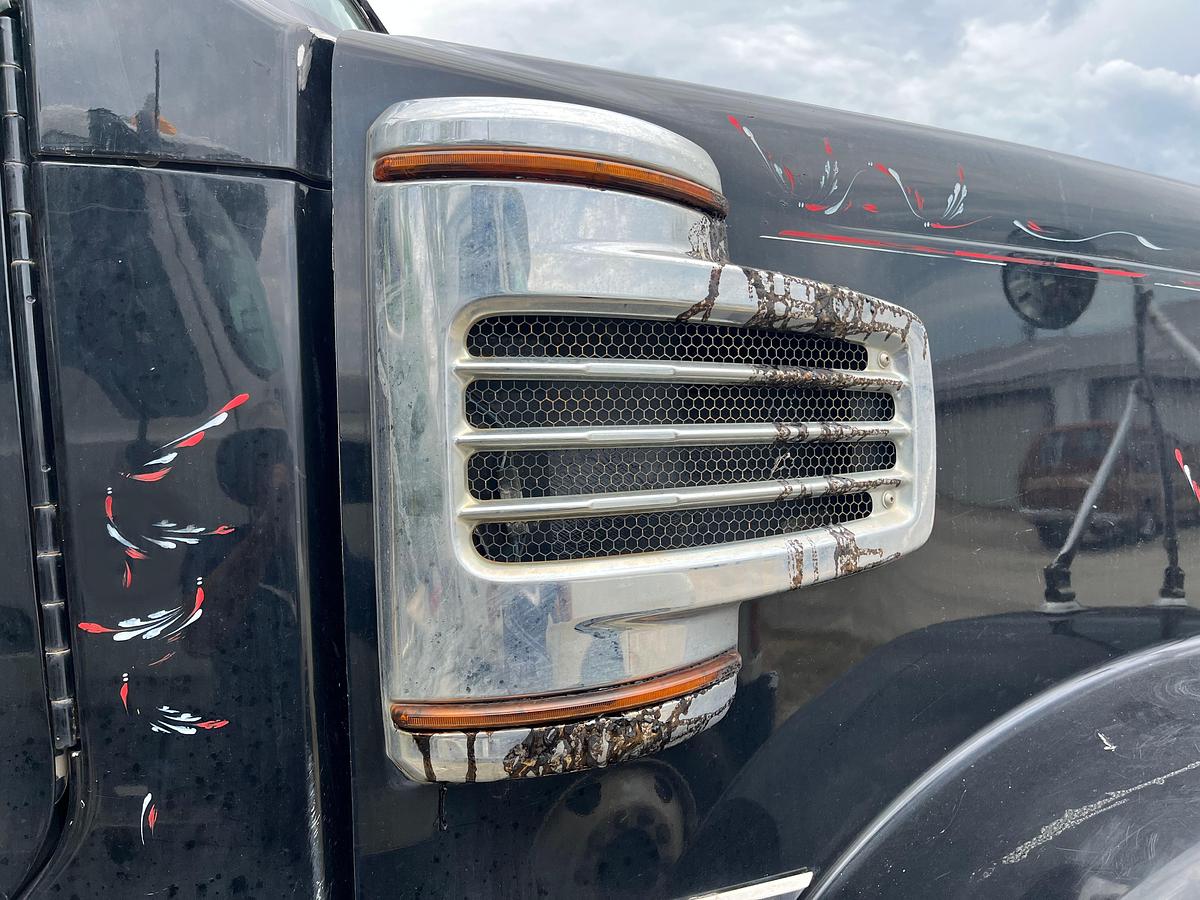 Used 2011 Freightliner Coronado 122SD Day Cab