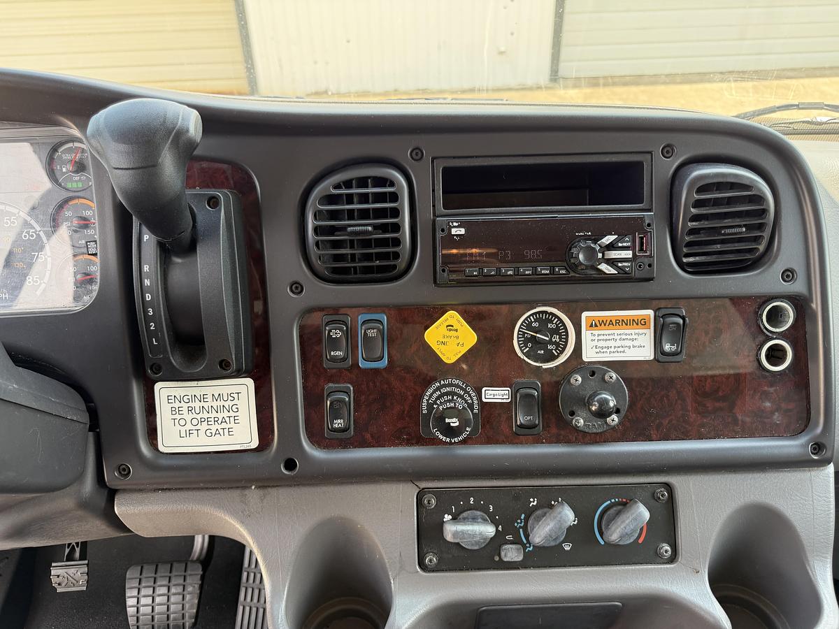 Used 2020 Freightliner M2 106