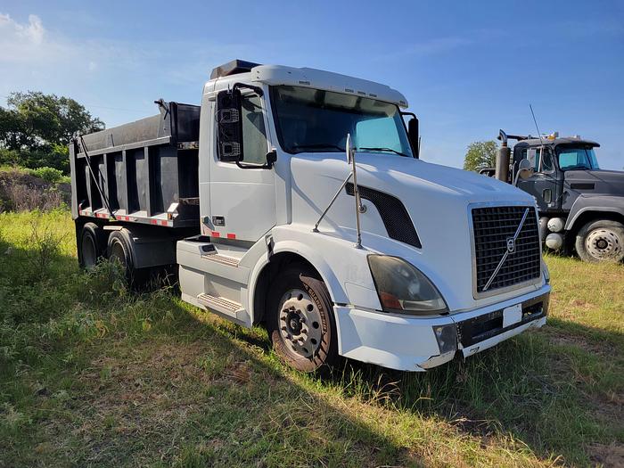 Used 2008 VOLVO Dump Truck
