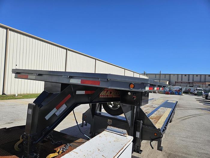 Used 2018 Maxx-D Flatbed Gooseneck Trailer