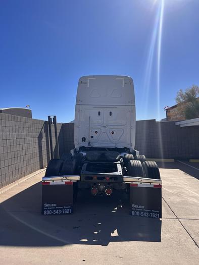 Used 2018 Freightliner Cascadia 125