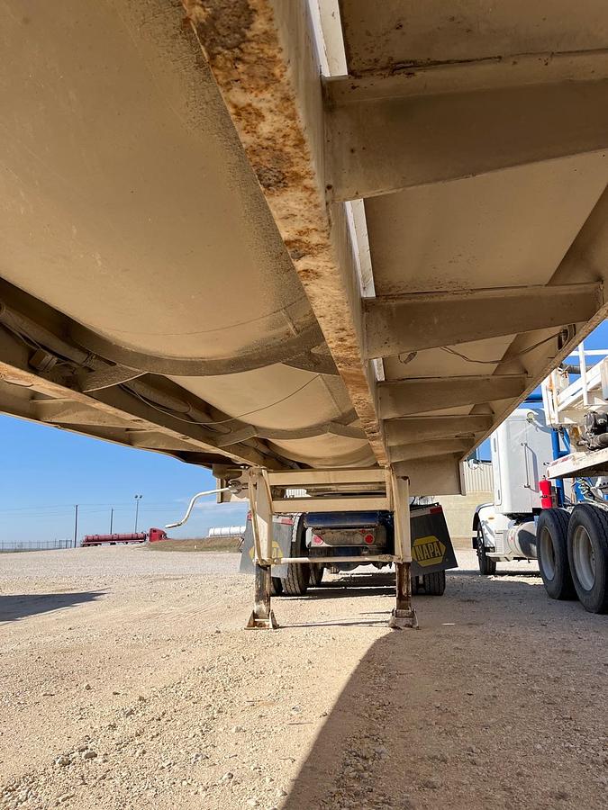 Used 2011 Dragon Vac Tank Trailers