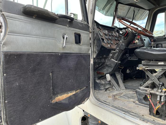 Used 1989 Peterbilt 378 Day Cab