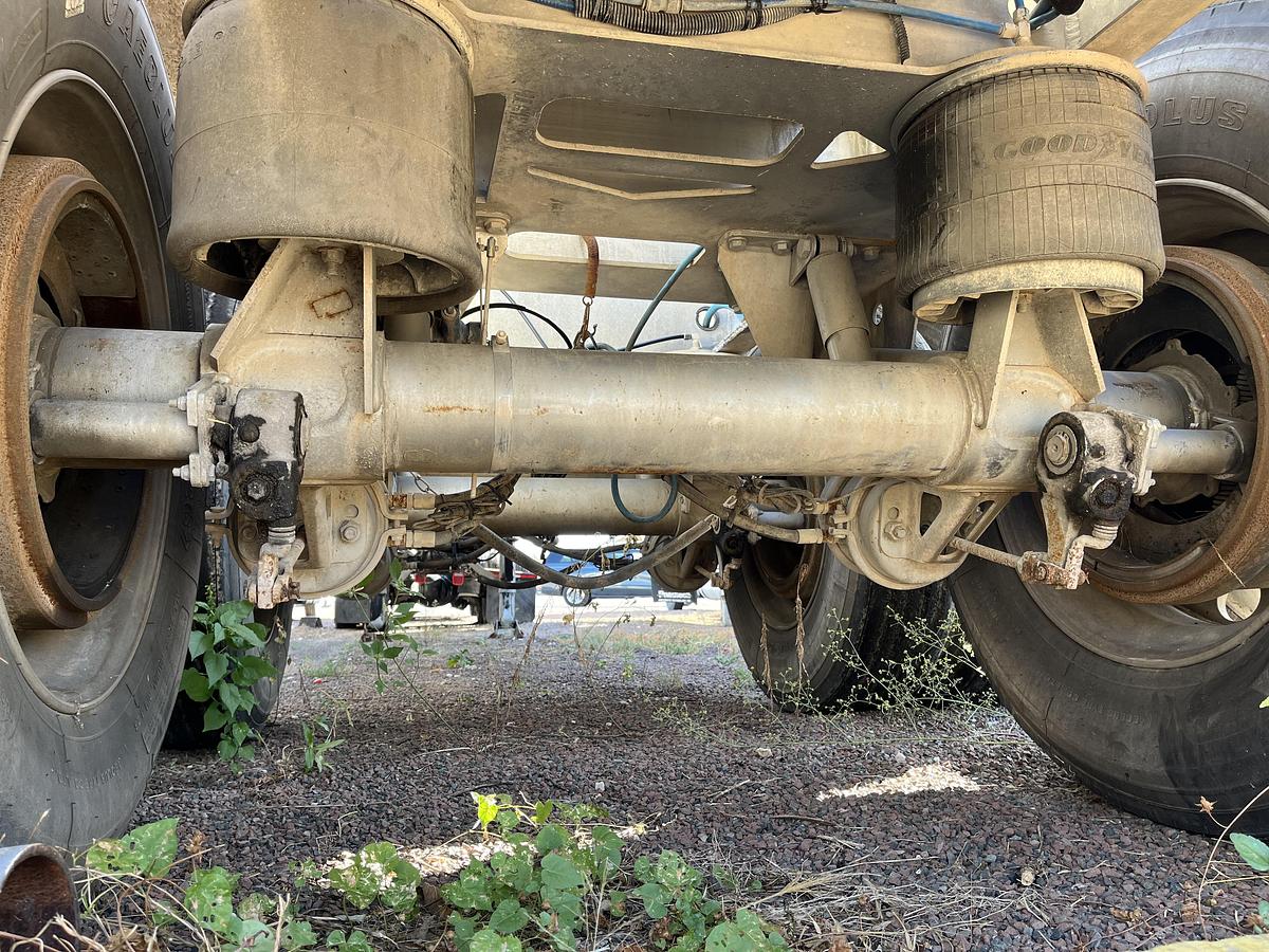 Used 2015 Tytal 1060 Pneumatic Trailer