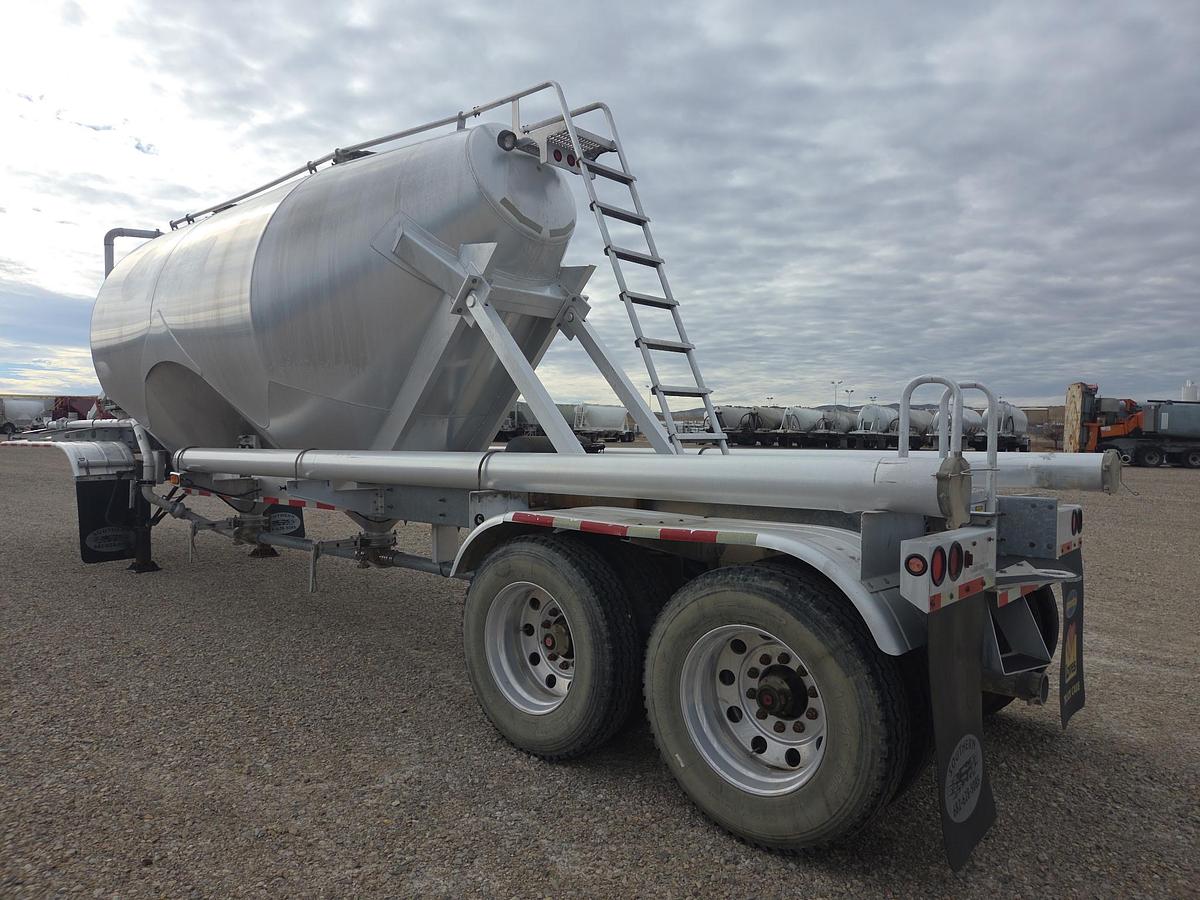 Used 2020 Southern Weld Pneumatic Trailers