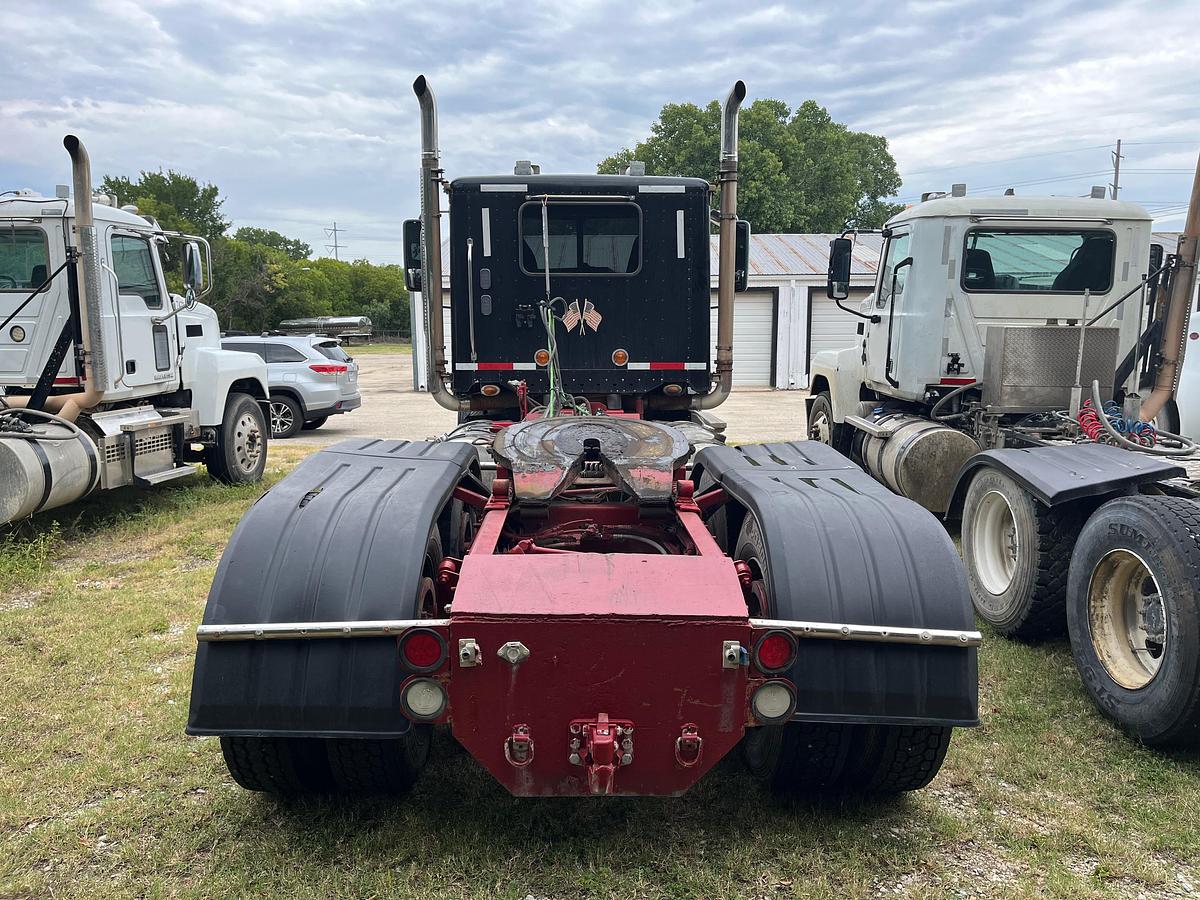 Used 2011 Freightliner Coronado 122SD Day Cab