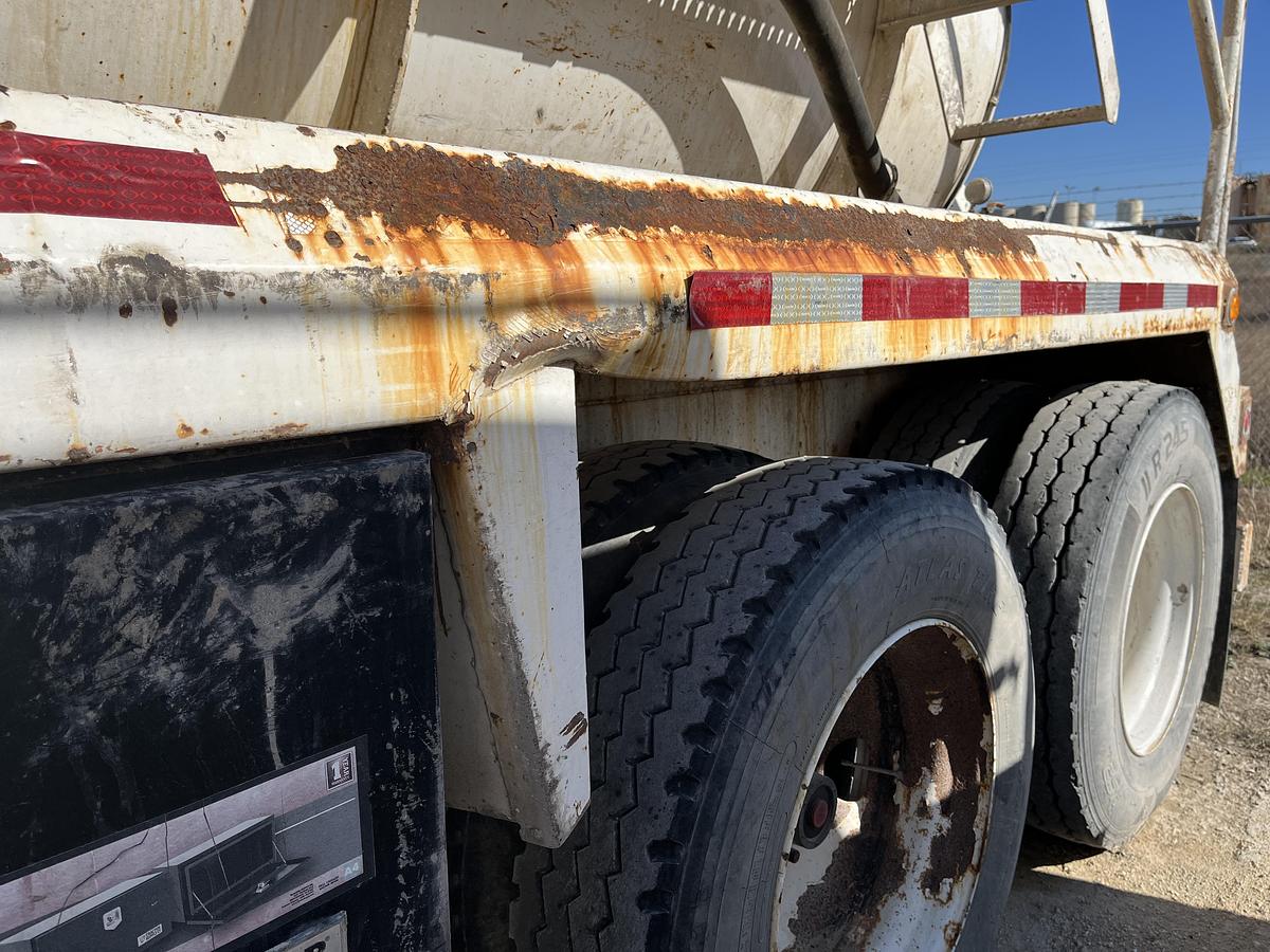 Used 2011 Dragon Vac Tank Trailers