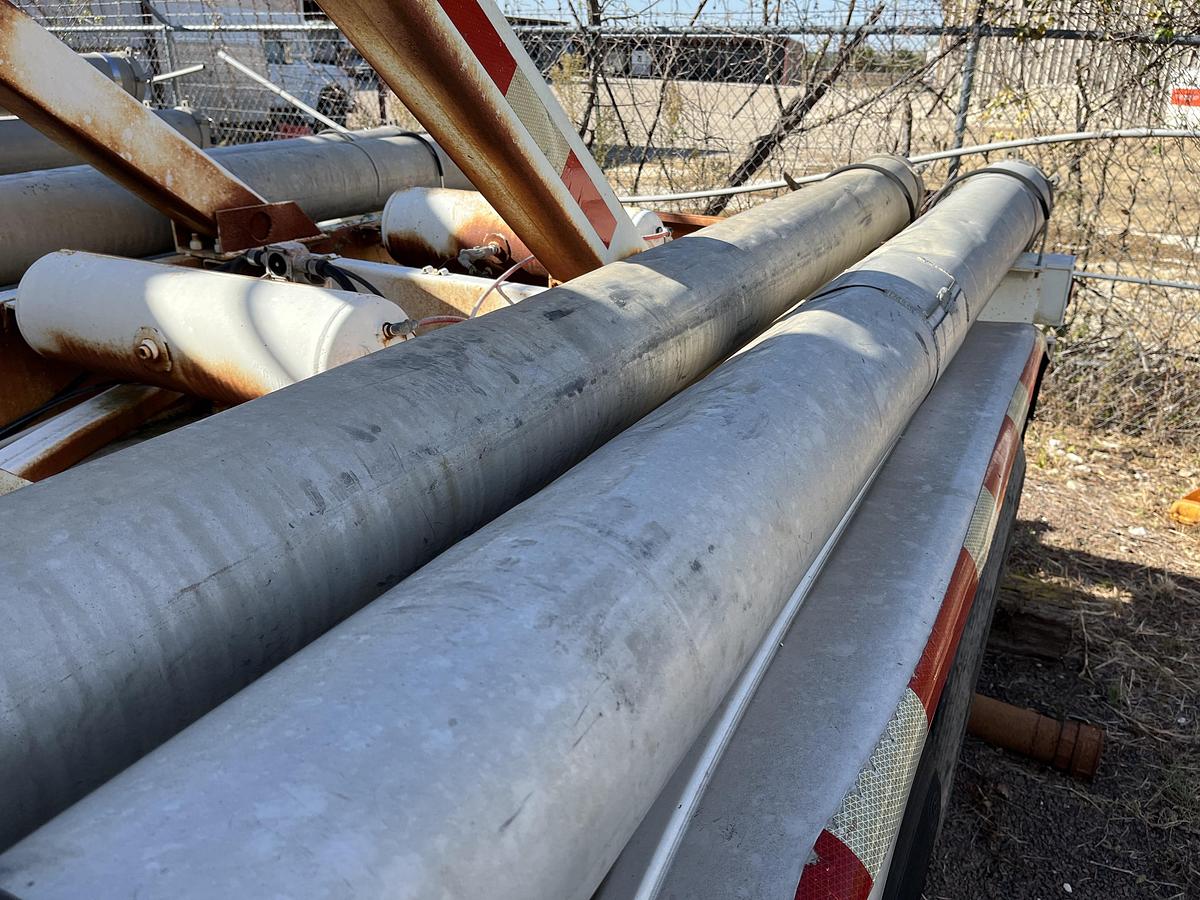 Used 1981 Heil 1040 Pneumatic Trailer