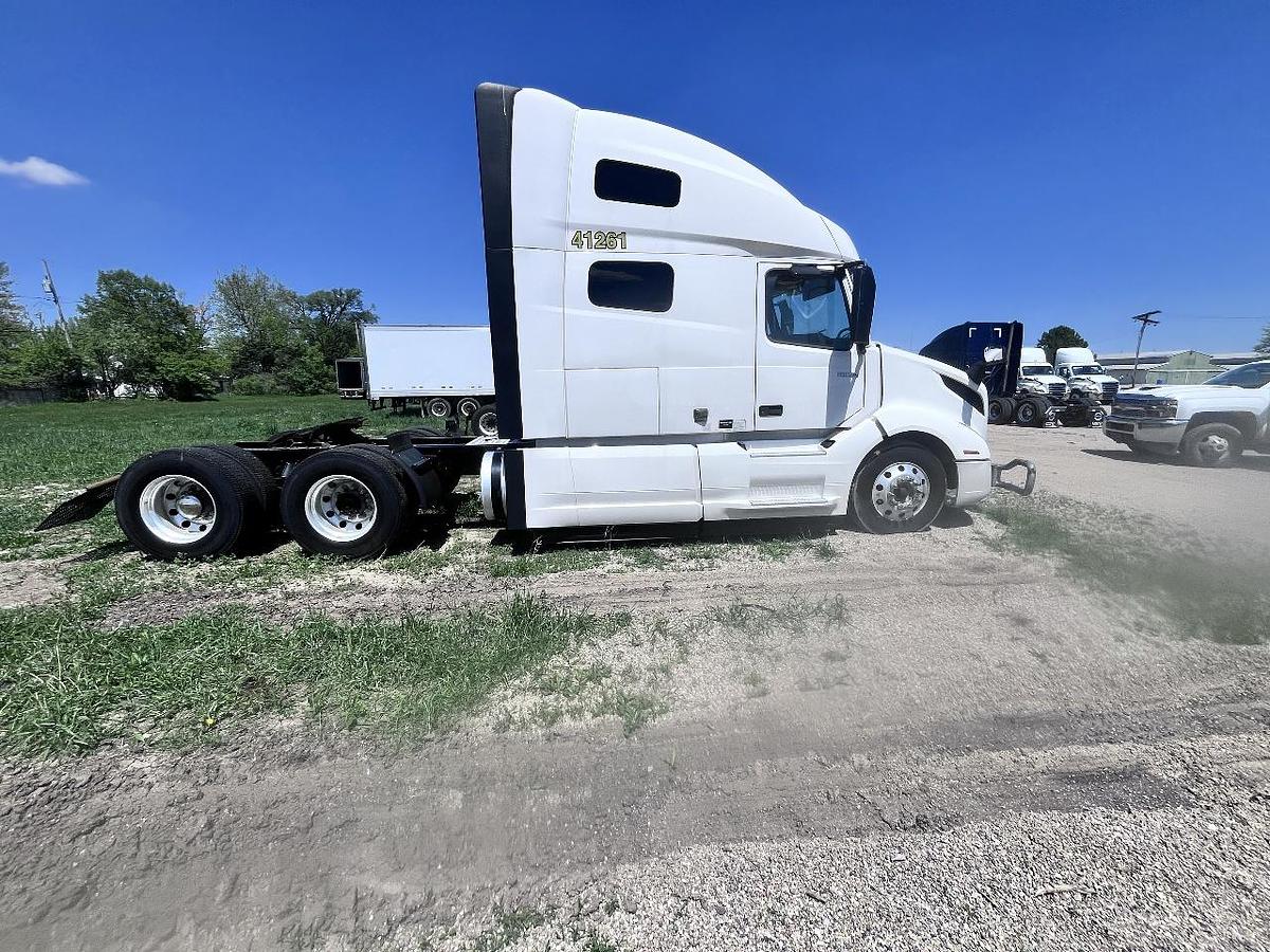 Used 2021 Volvo 760 Sleeper