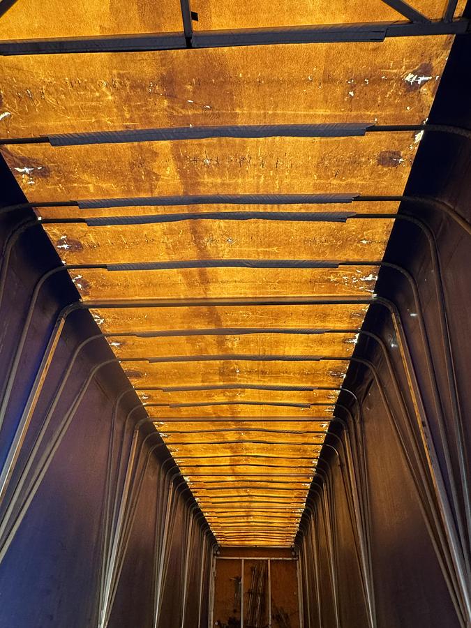 Used 2018- 50' Reitnouer Max Lite All Aluminum W/Rolling Tarp System & Front Lift Axle