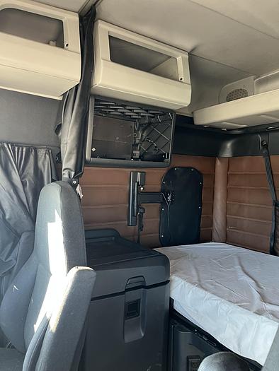 Used 2020 Freightliner CA126 Sleeper