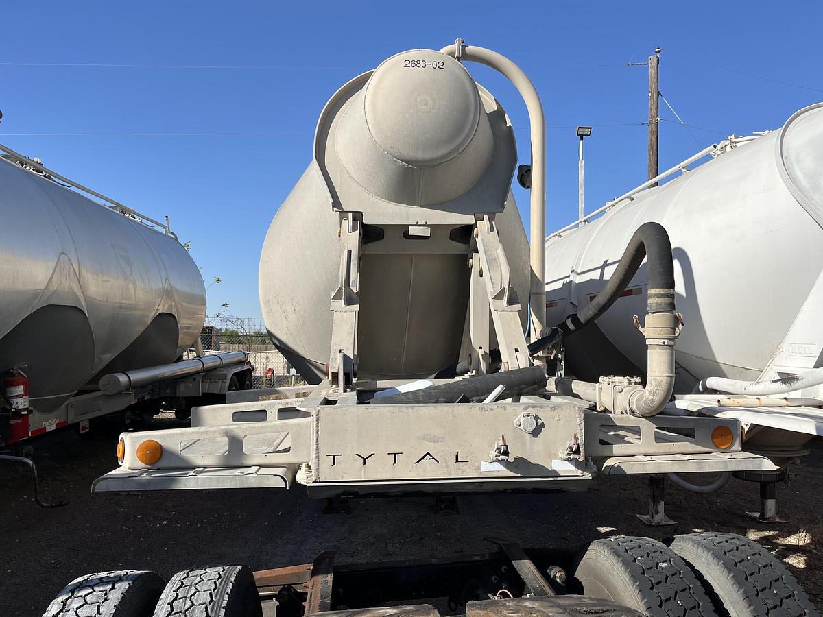 Used 2015 Tytal 1060 Pneumatic Trailer