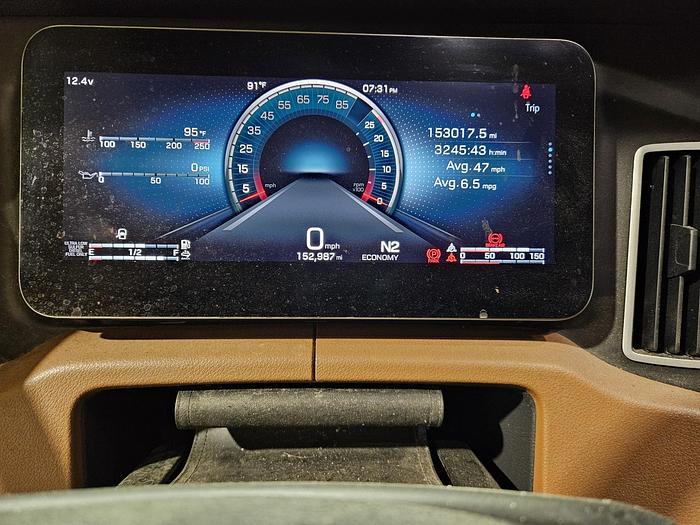 Used 2024 Freightliner Cascadia PT126 Sleeper