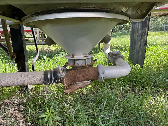 Used 2000 Polar Pneumatic Trailer