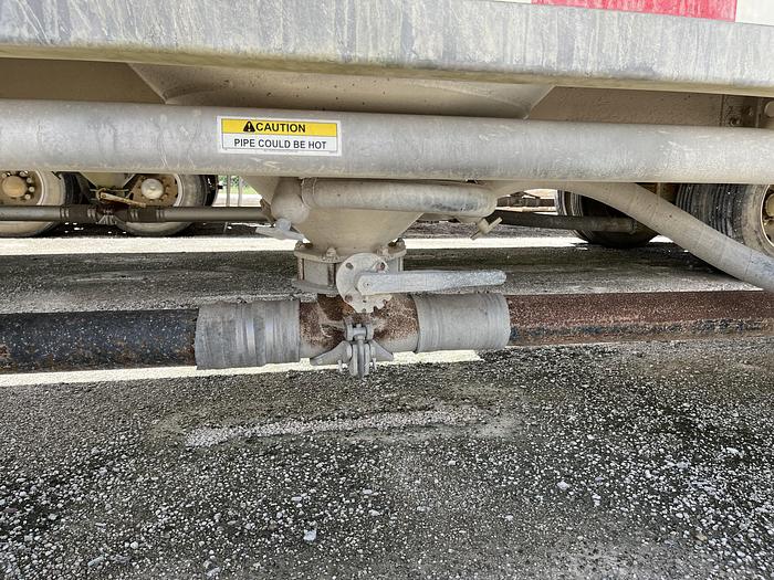 Used 2012 Mac 1050 cu.ft.