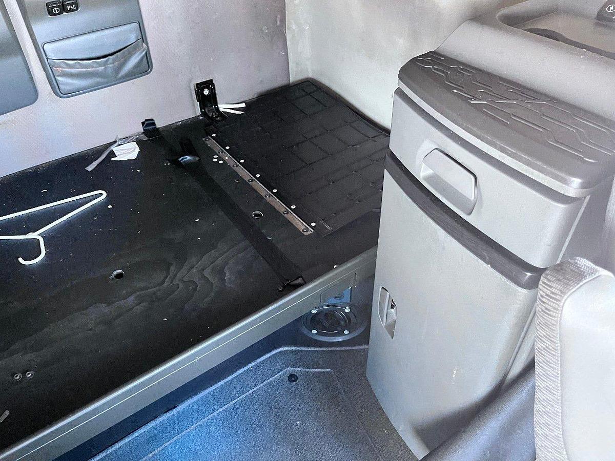 Used 2021 Volvo 760 Sleeper