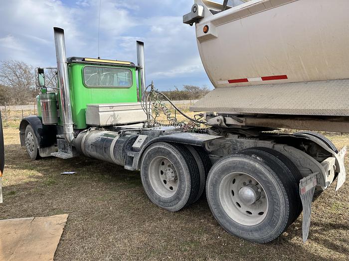 Used 1993 Peterbilt 379 Day Cab