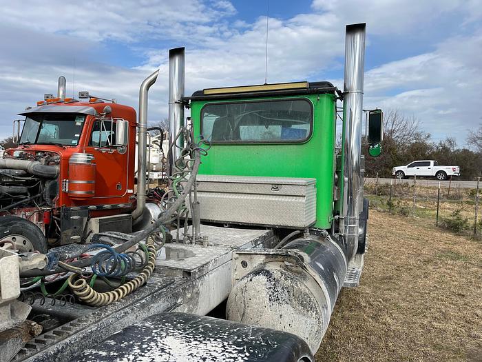 Used 1993 Peterbilt 379 Day Cab