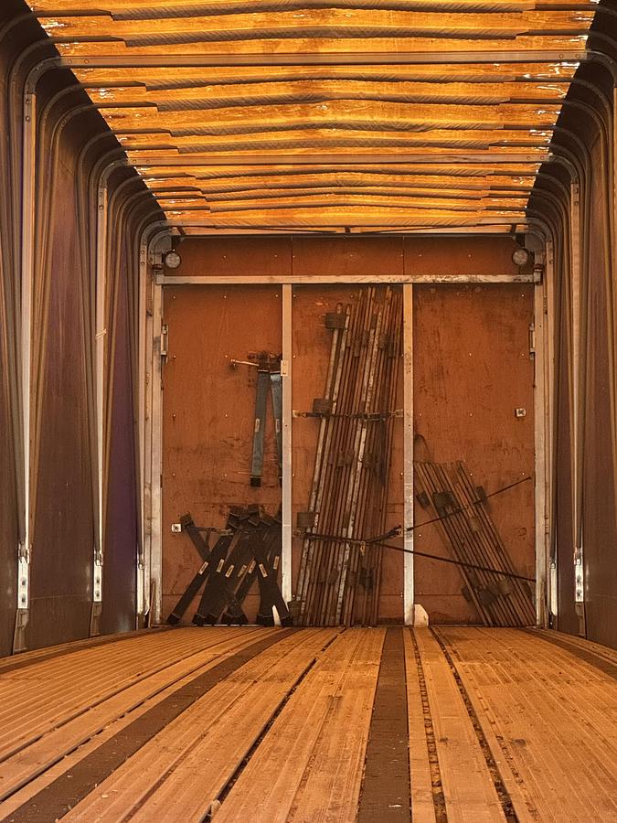 Used 2018- 50' Reitnouer Max Lite All Aluminum W/Rolling Tarp System & Front Lift Axle